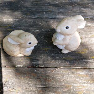Vintage Ceramic Bunnies Salt and Pepper Shaker Set Like New